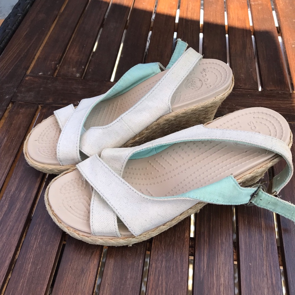 Crocs cream and mint espadrille wedges 7W